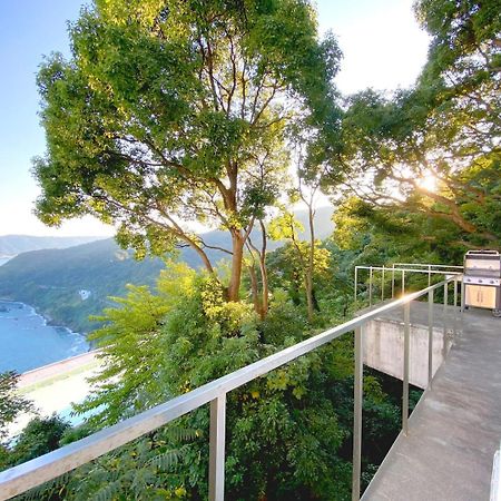 Villa White House Atami Atami  Esterno foto